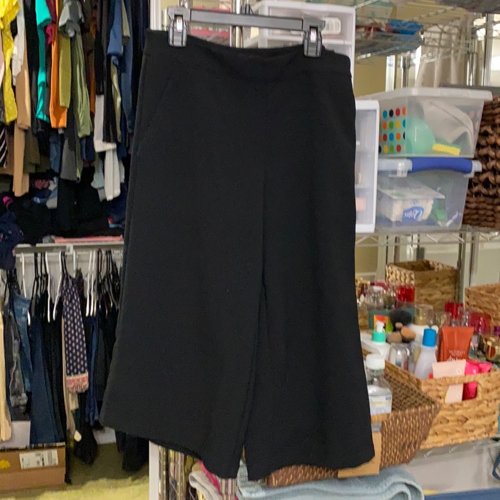 F21 Capri Black Pants